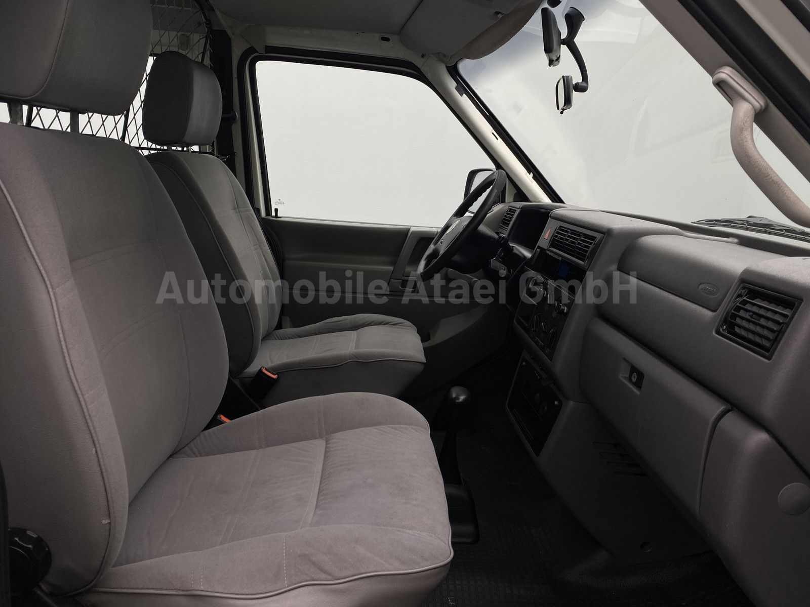 Fahrzeugabbildung Volkswagen T4 Kombi TDI Automatik Behörde/ Camper 5719
