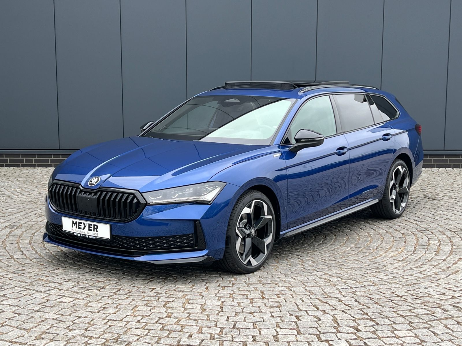 Fahrzeugabbildung SKODA Superb Combi  Sportline 2.0 TDI 4x4 DSG *AHK, Na