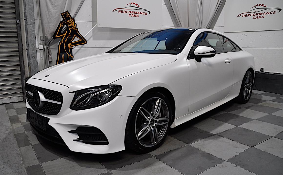 Mercedes-Benz E 300 Autom. COUPE AMG STYLING PAKET-PANORAMA