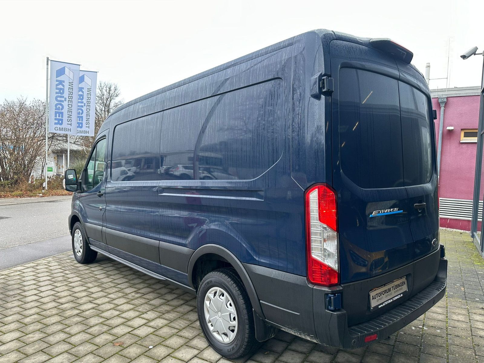 Fahrzeugabbildung Ford E-Transit 350  L3H2 *KeyFree*NAVI*HOLZBODEN