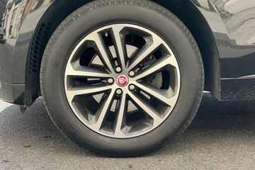 Jaguar F-Pace - 10