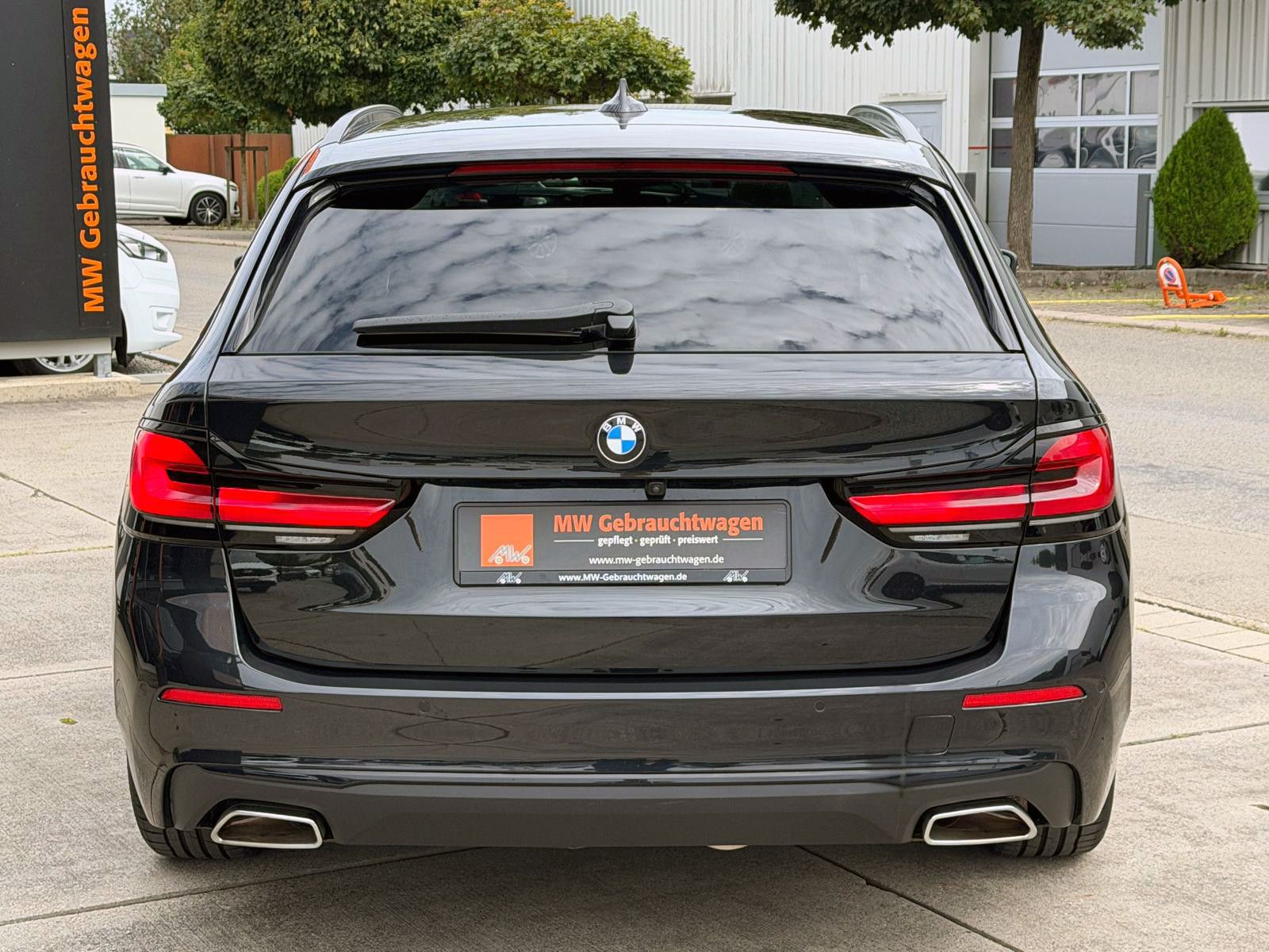 Fahrzeugabbildung BMW 520d Touring Steptr. ACC PDC KAM H&K HUD LED AHK