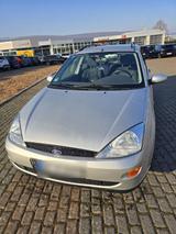 Ford Focus Turnier 1. Hand Tüv neu - Ford Focus aus 2001: Kombi