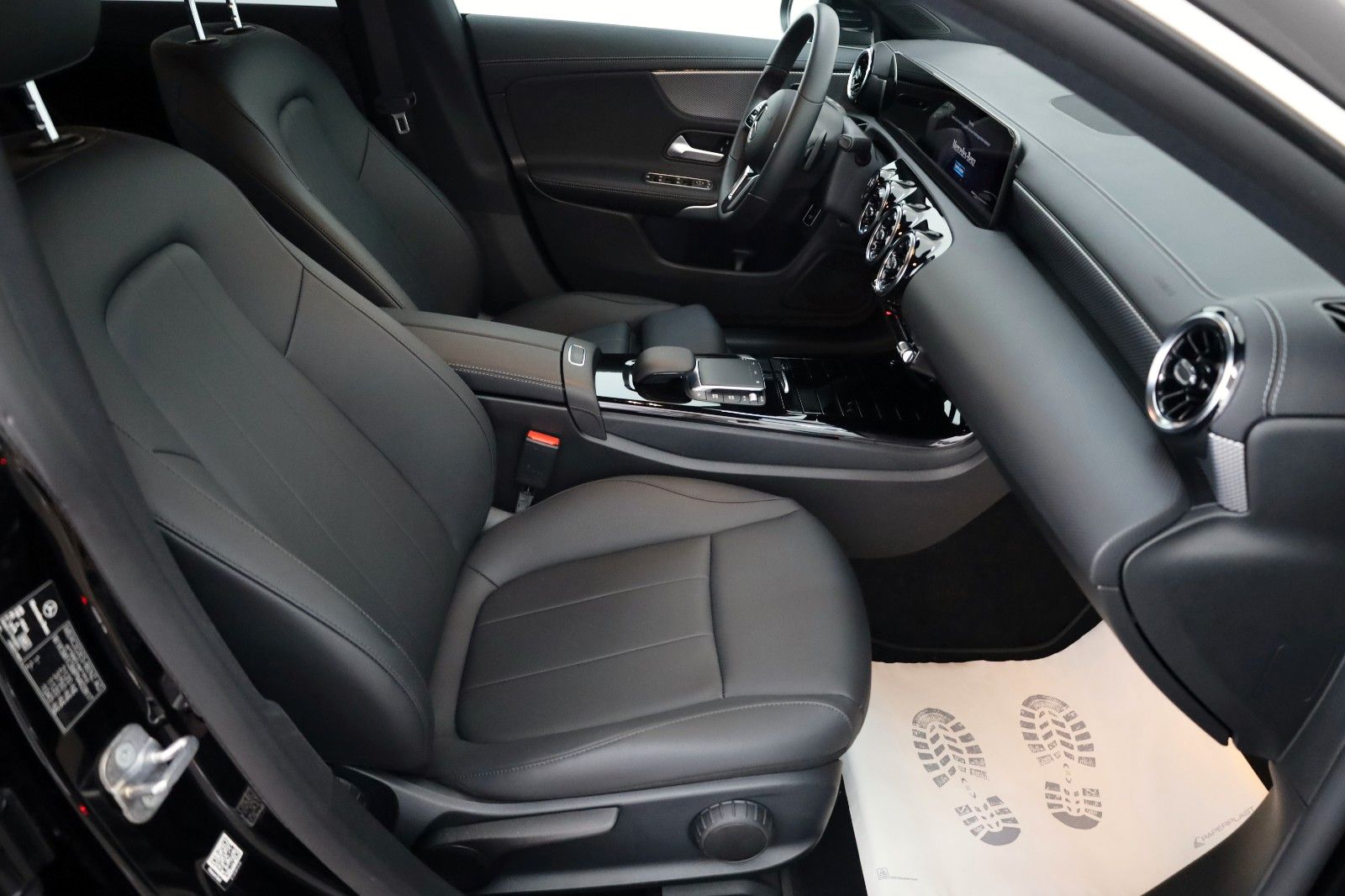 Fahrzeugabbildung Mercedes-Benz CLA 200d SB Leder,Navi,LED,Kamera,SH,SR+WR