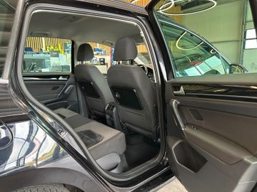 Volkswagen Golf *ACC*NAV*PDC*SitzHZ*2-ZONEN*ALCANTARA*AHK*