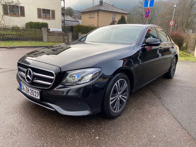 Mercedes-Benz E 220 d 4Matic Avantgarde*LED*Navi*Schiebedach