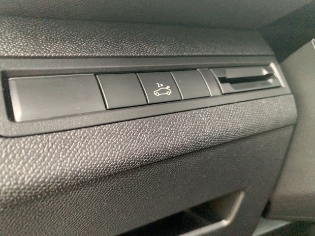 Foto Nummer 15: PEUGEOT 3008