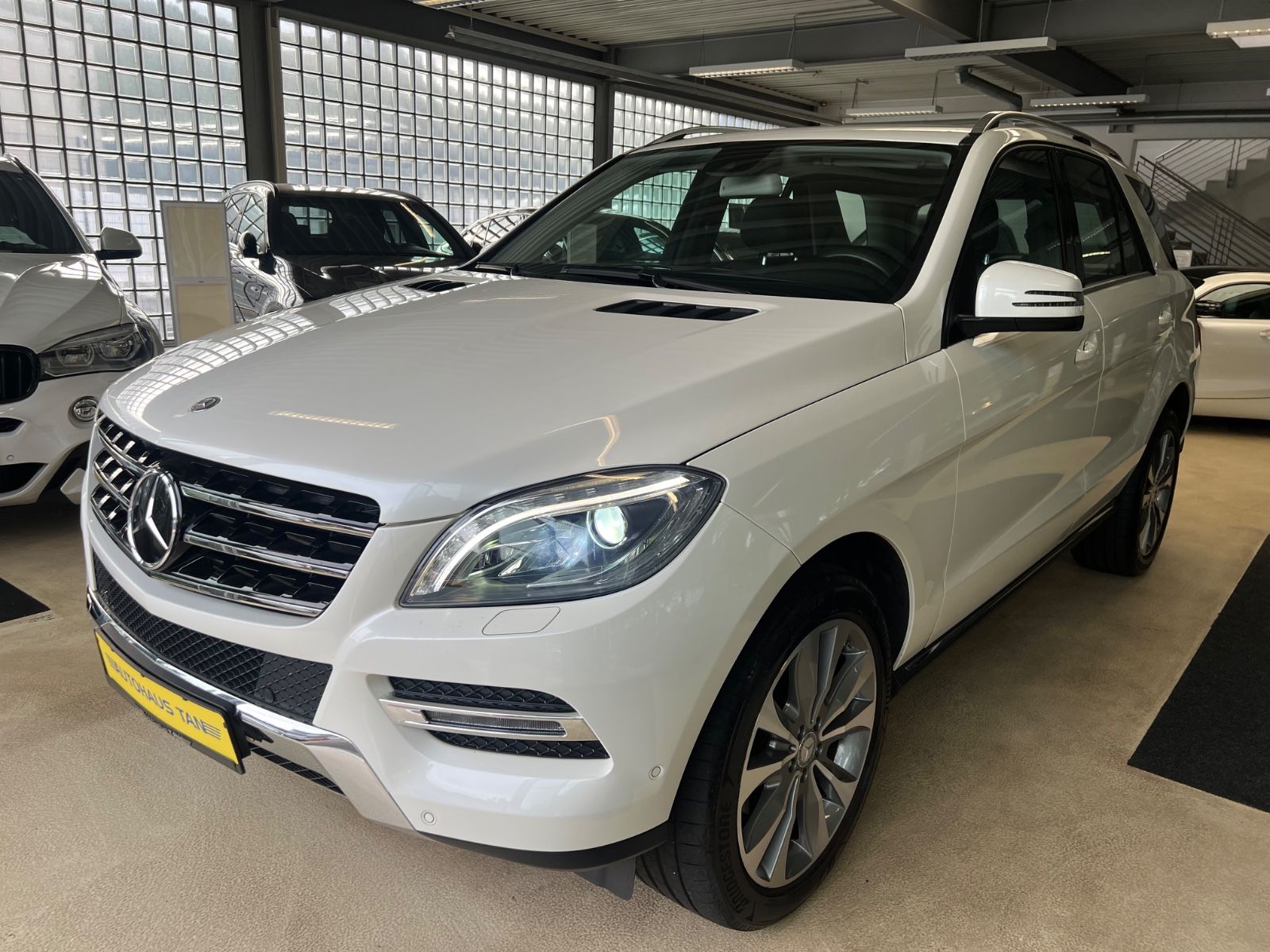 Fahrzeugabbildung Mercedes-Benz ML 350 d BlueTec 4Matic * 1.HAND * GEPFLEGT *