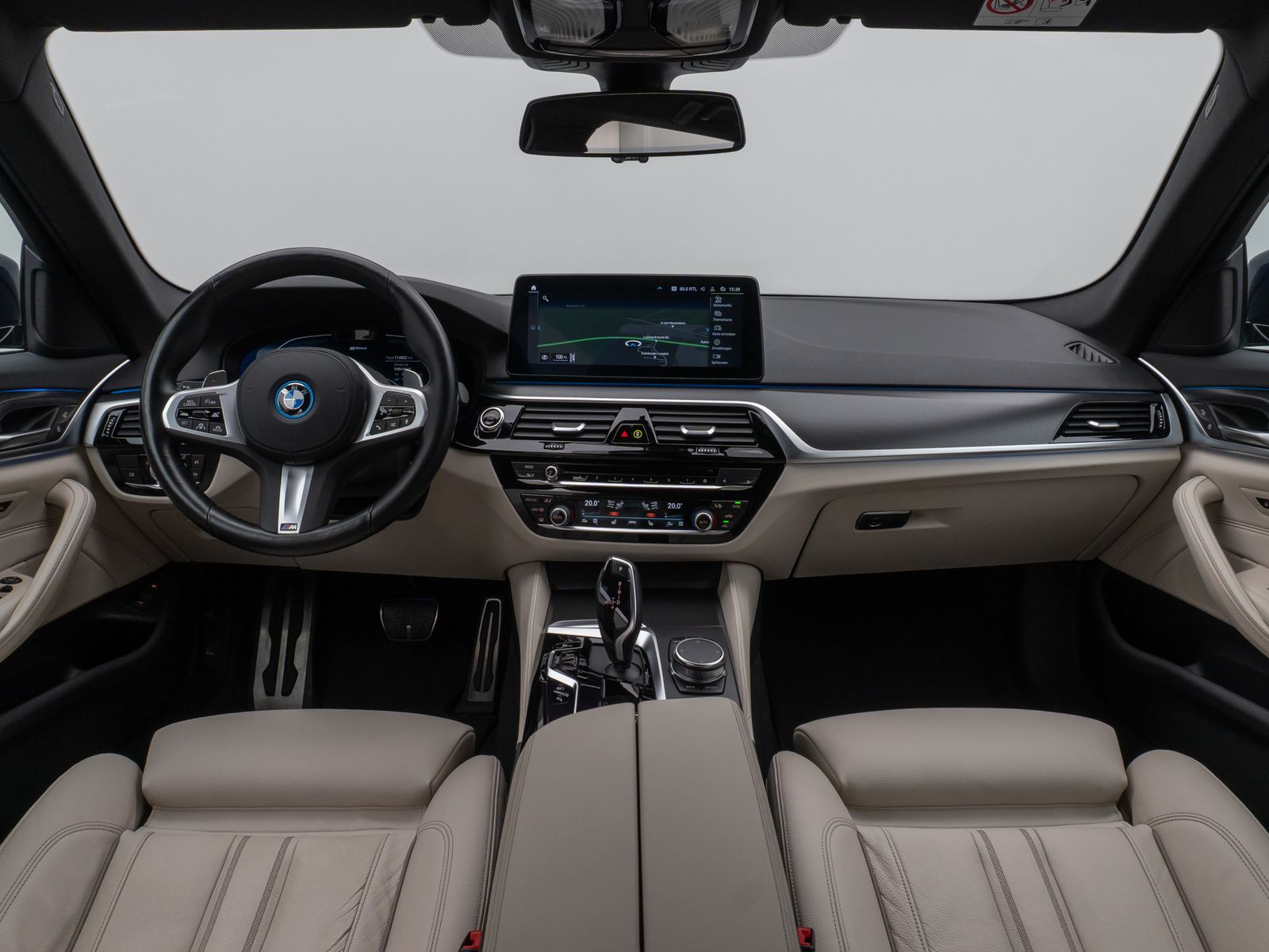 Fahrzeugabbildung BMW 530e xD M Sport Massage Laser HUD DAB Individual