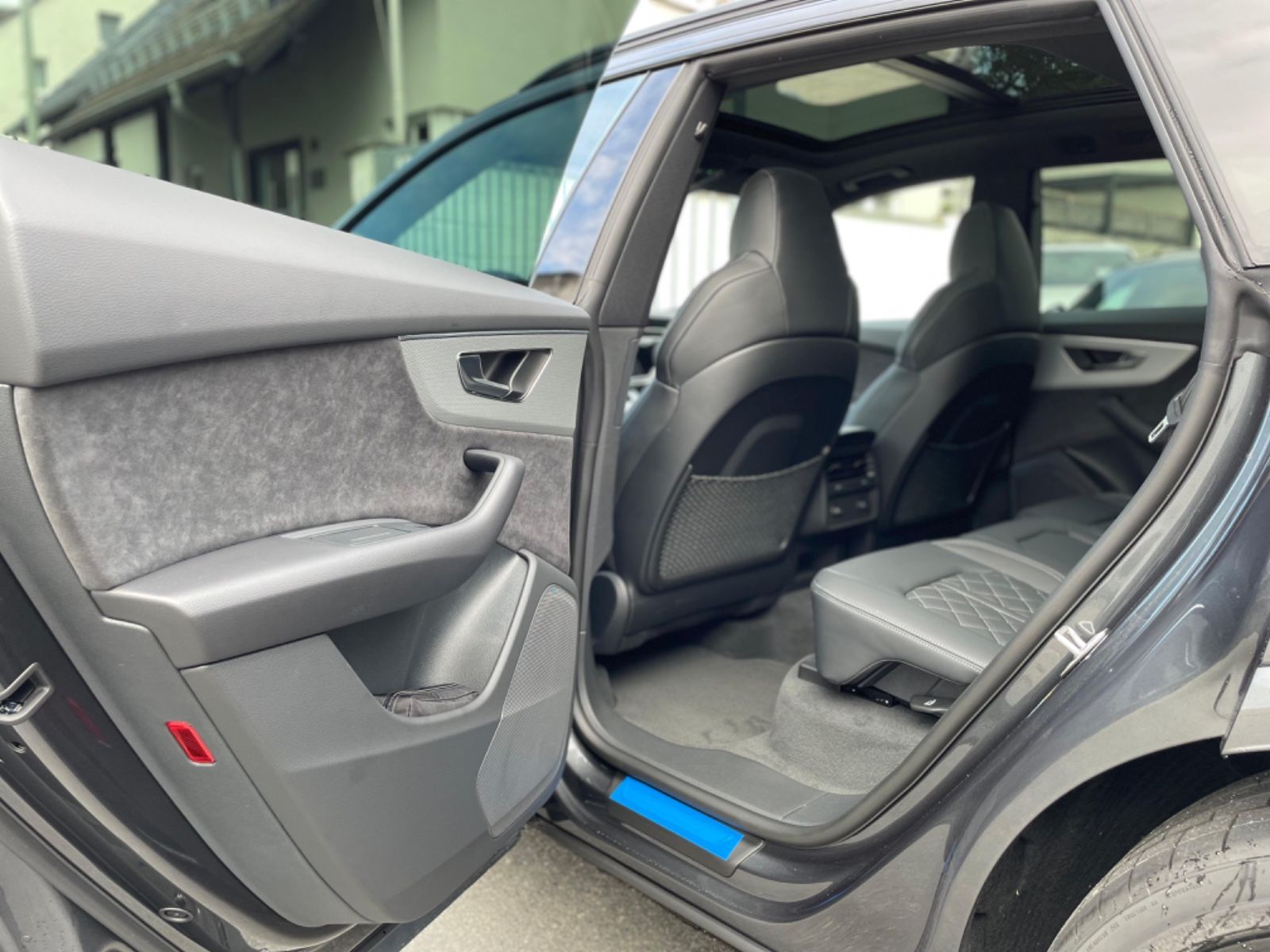 Fahrzeugabbildung Audi Q8 50 TDI Facelift |SLine|HUD|Softclose|23"|360°