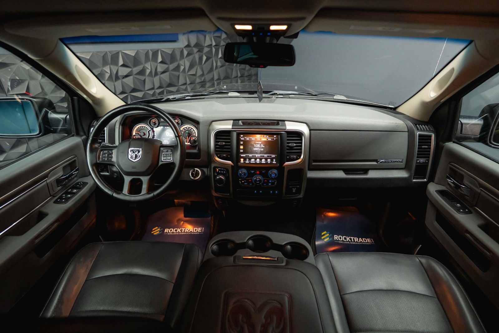 Fahrzeugabbildung Dodge RAM 5.7 V8 HEMI LPG PRINS | LONGBED | 20 Zoll