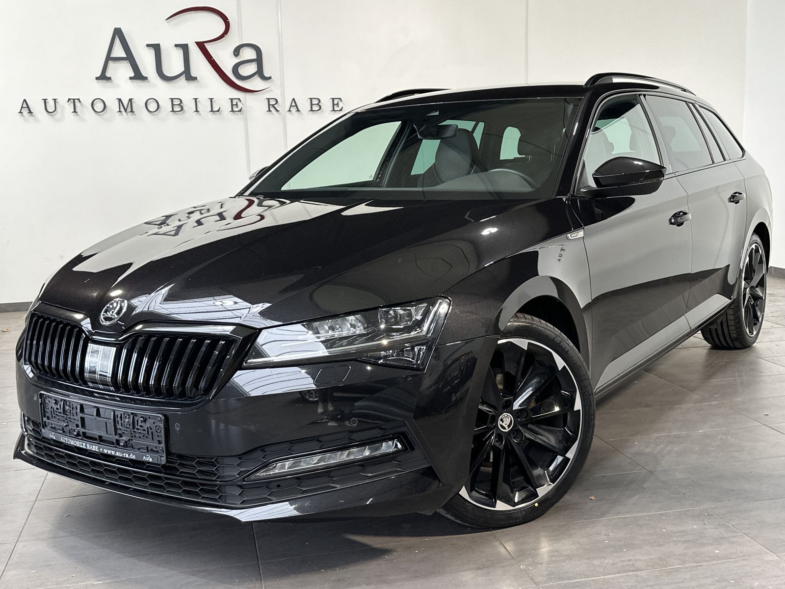 Fahrzeugabbildung SKODA Superb Combi 2.0 TDI DSG Sportline NAV+LED+KAM
