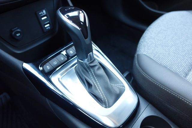 Fahrzeugabbildung Opel Crossland 1.2 Turbo Elegance KlimaA,LED,Navi,SHZ
