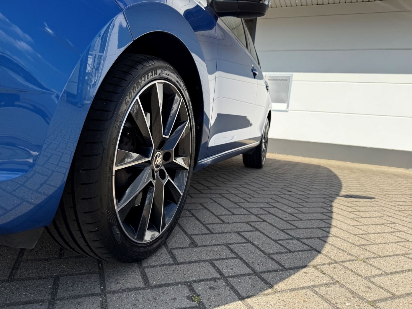 SKODA Rapid Spaceback Emotion Plus 1.2 TSI AHK Pano Na - Image 9