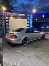 Mercedes-Benz E 500 - Mercedes-Benz E 500 in Stuttgart