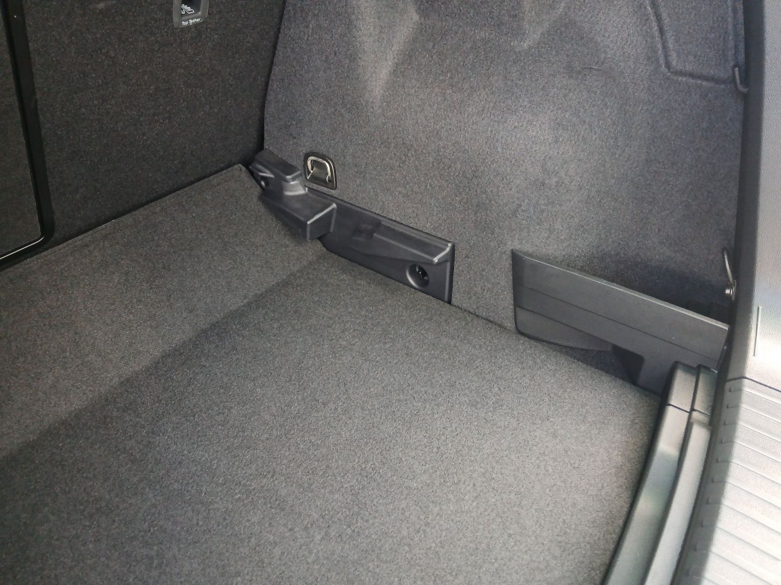Fahrzeugabbildung SEAT Ateca TSI Xperience DSG LED AID ACC RFK SH