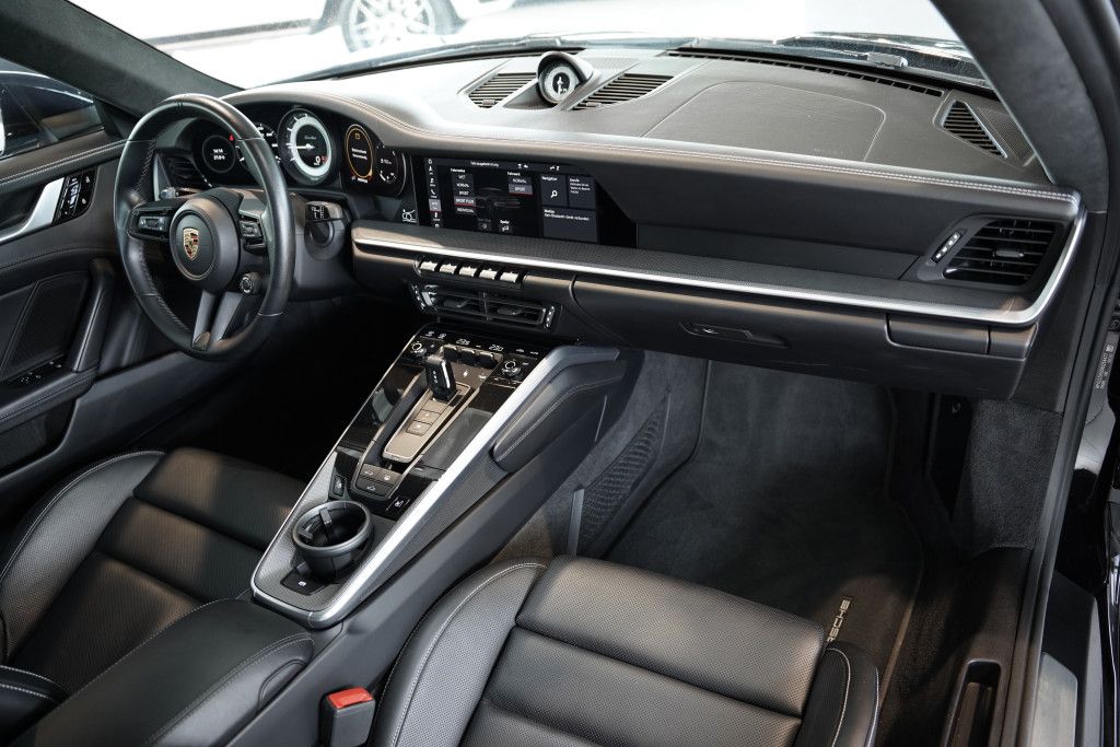 Porsche 992