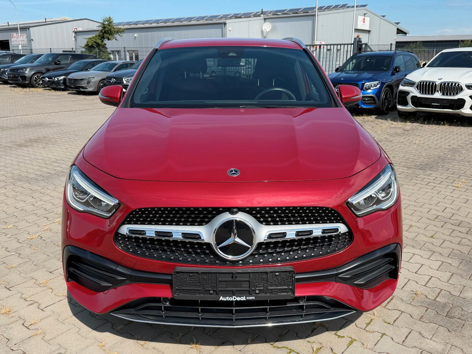 Mercedes-Benz GLA 200d AMG Line *DISTRONIC+ * Ambient light