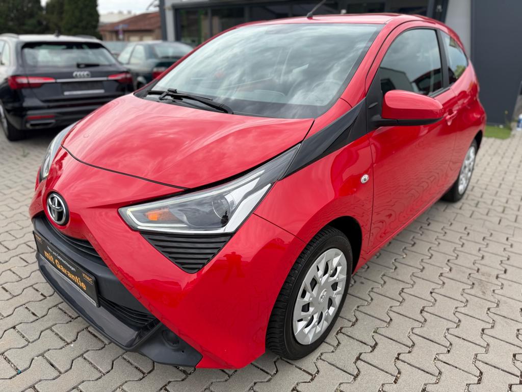 Toyota Aygo AYGO xplay Aus 1 HandService Gepflegt 2021