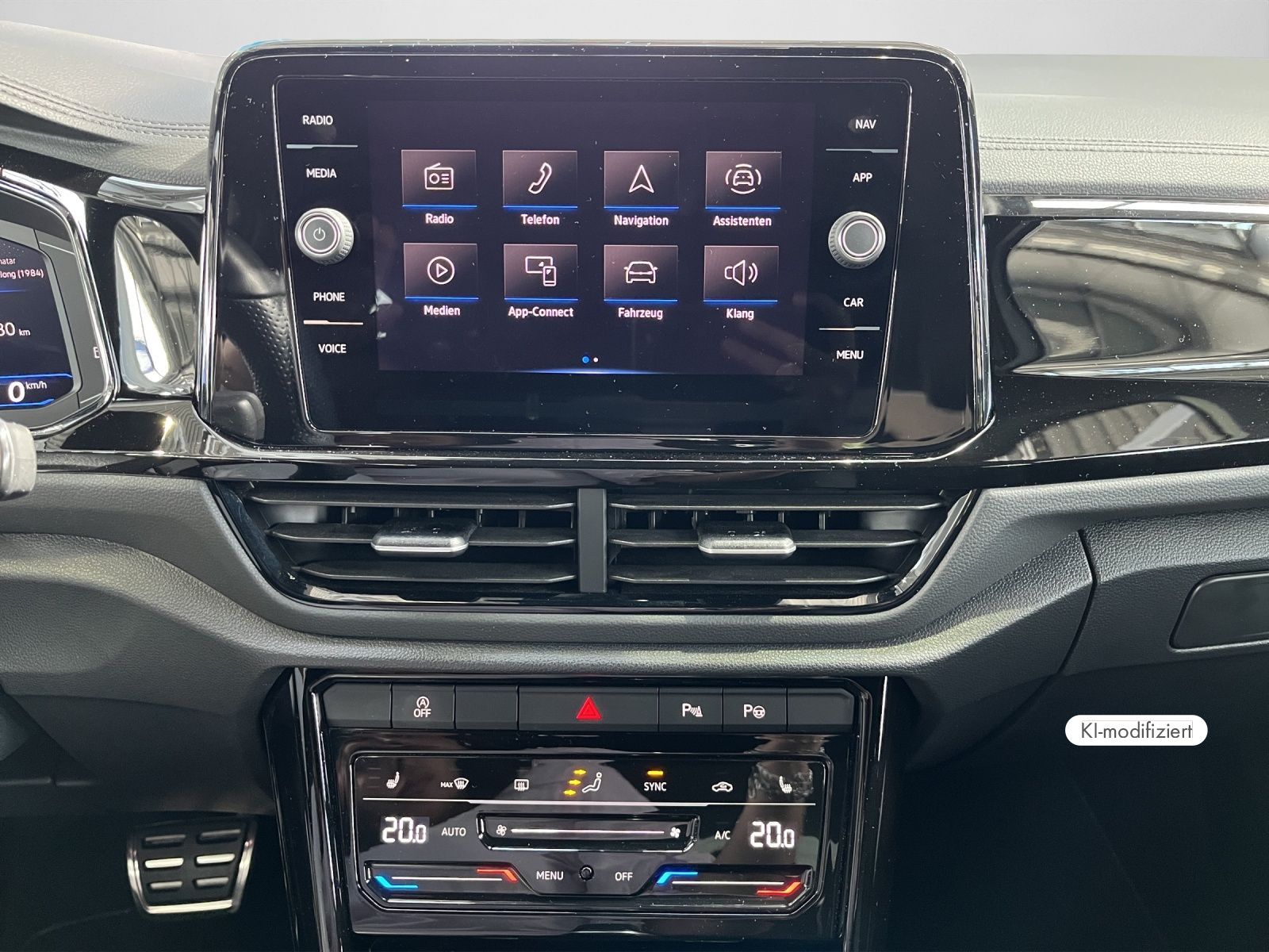 Volkswagen T-Roc - Bild 12