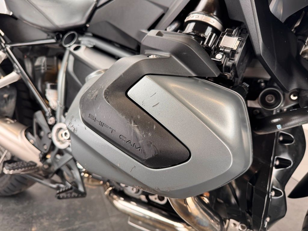 Fahrzeugabbildung BMW R1250 GS TRIPLE BLACK *4 PAKETE *VARIOKOFFER