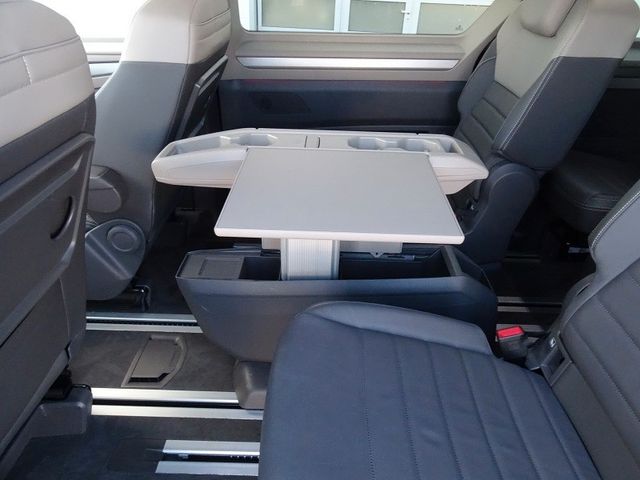 T7 Multivan 2.0 TDI DSG Life / Advanced