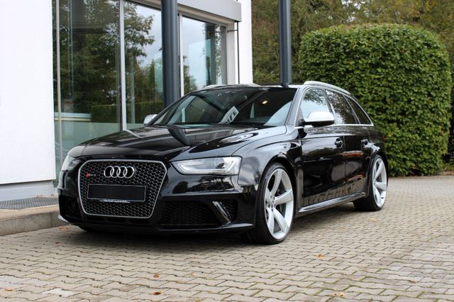 Audi RS 4 Avant QUATTRO / 280 km/h / B&O / DAB / MMI+