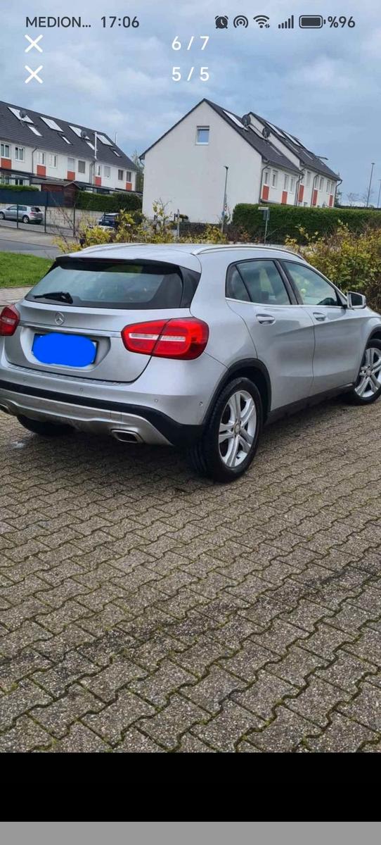 Mercedes-Benz GLA 180