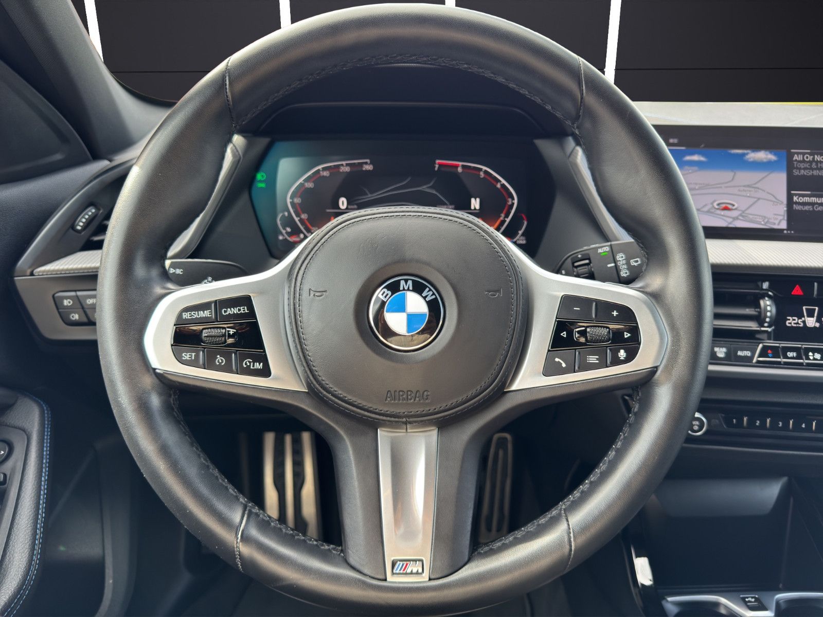 Fahrzeugabbildung BMW 118 i M Sport/Tempo/Navi/Ambiente/Apple CarPlay