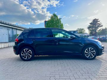 Volkswagen Golf - 6
