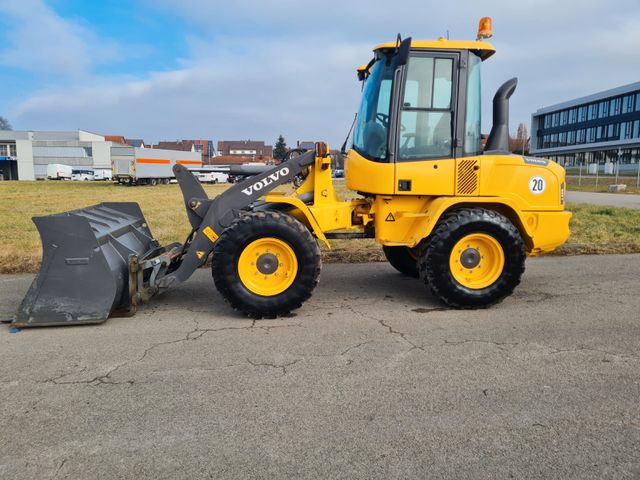 Volvo L35G  Schaufel /Gabel/26500€Netto