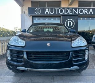 Porsche Cayenne - 2
