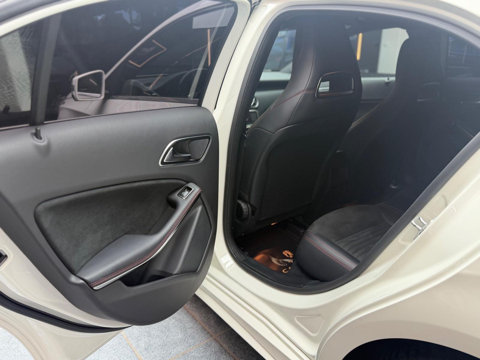 Mercedes-Benz A 180 BlueEfficiency/AMG-Line/Cam/LED