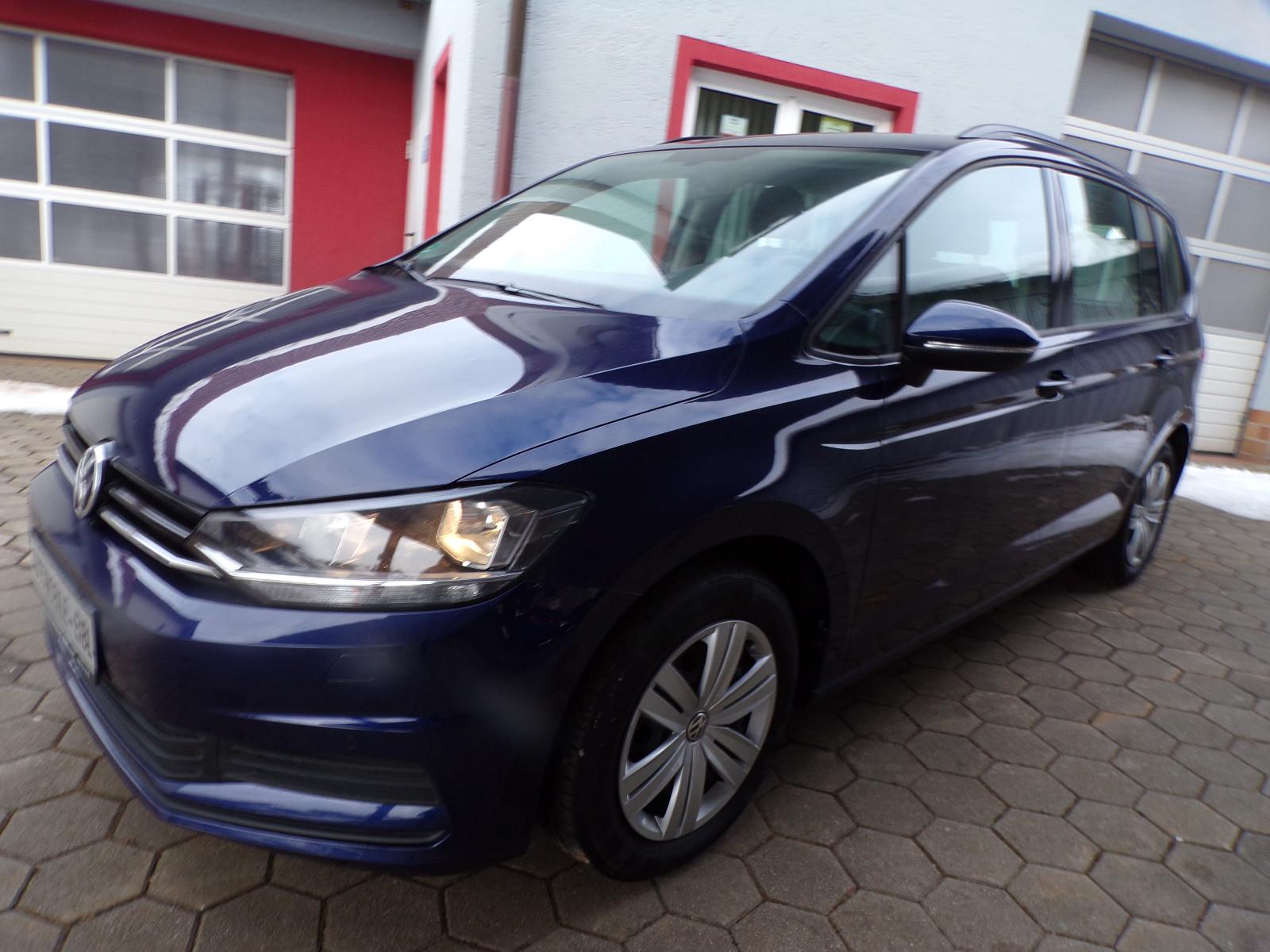 Volkswagen Touran T-Drive TDI-6Gg. KLIMAAUT/SHZ/AHK ab NEU