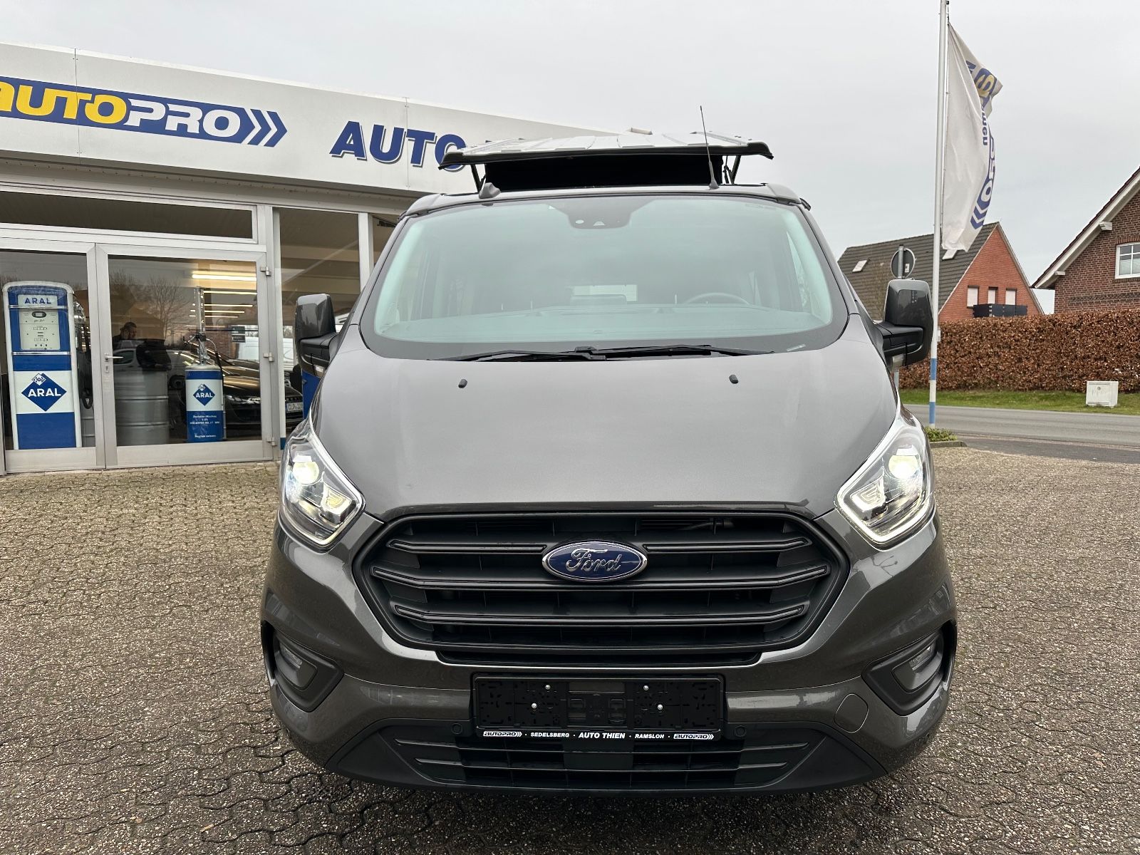 Fahrzeugabbildung Ford Transit Dreamer CapLand 2.0 TDCi AHK/Xenon/Navi