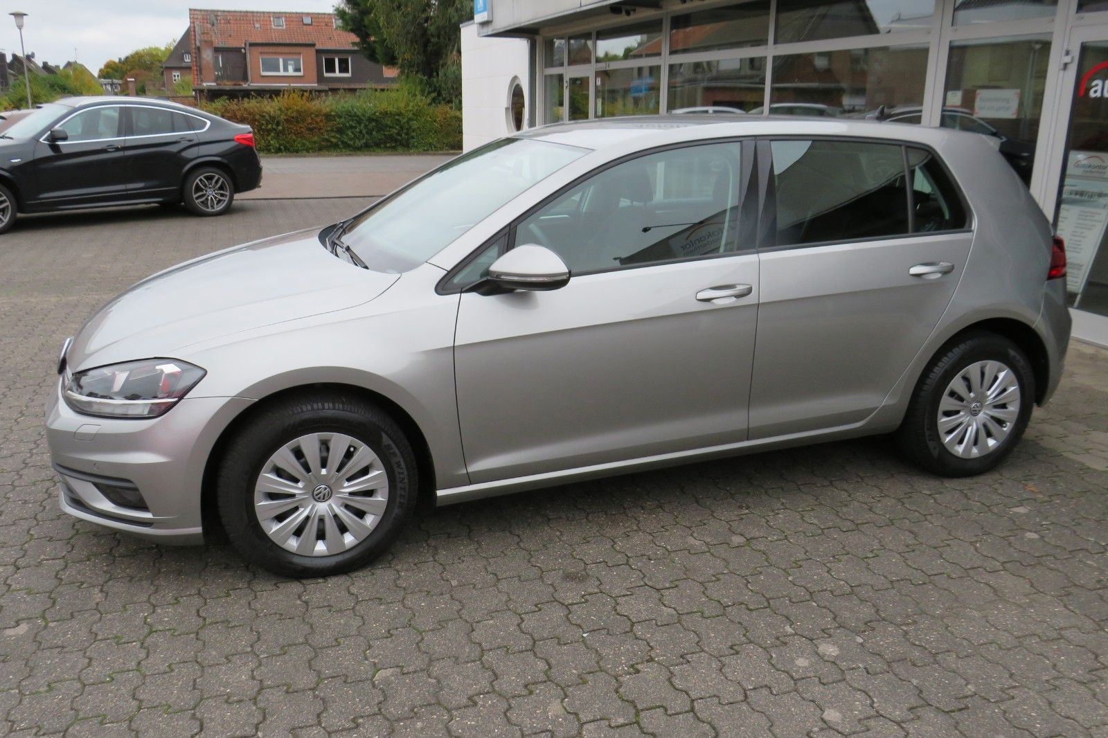 Fahrzeugabbildung Volkswagen Golf VII LIM. SITZH. TELVOR 8-FACH 4T. PDC 1.HD