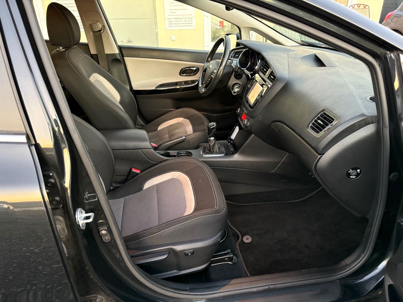 Fahrzeugabbildung Kia cee'd Sportswagon 1.4 Navi Kamera SHZ Tempomat