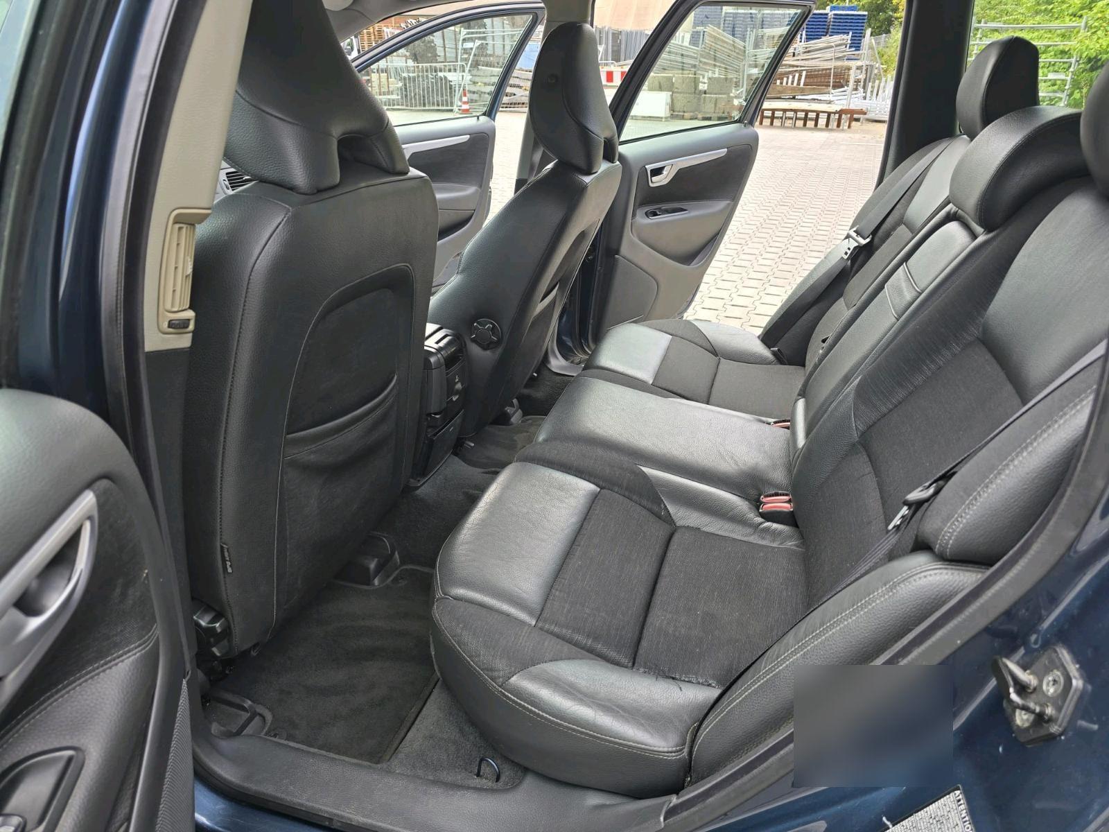Volvo V70 2005 — photo 6