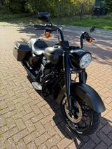 Harley-Davidson Road King Special Jekill and Hyde - Harley-Davidson Road King Special