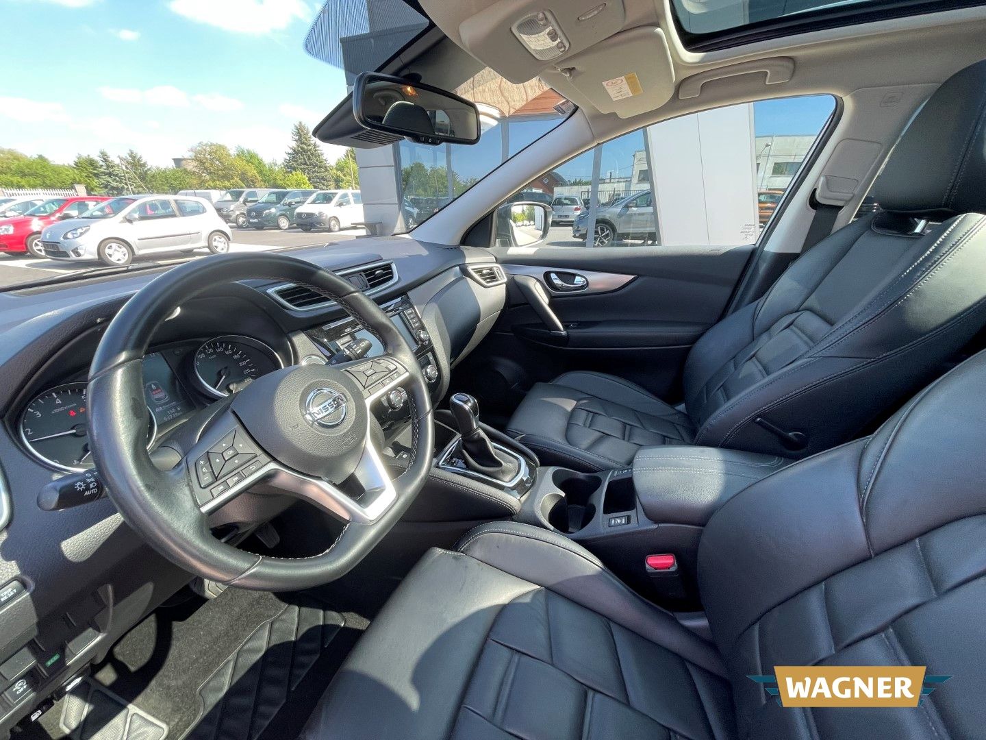 Fahrzeugabbildung Nissan Qashqai Akari Leder Pano SHZ 360°LED  Klimaautom