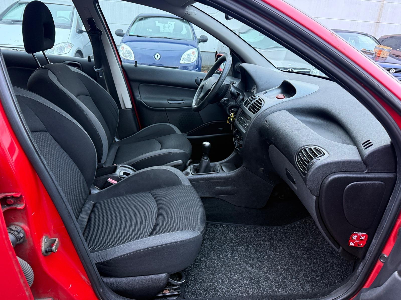 Peugeot  2006 — photo 11