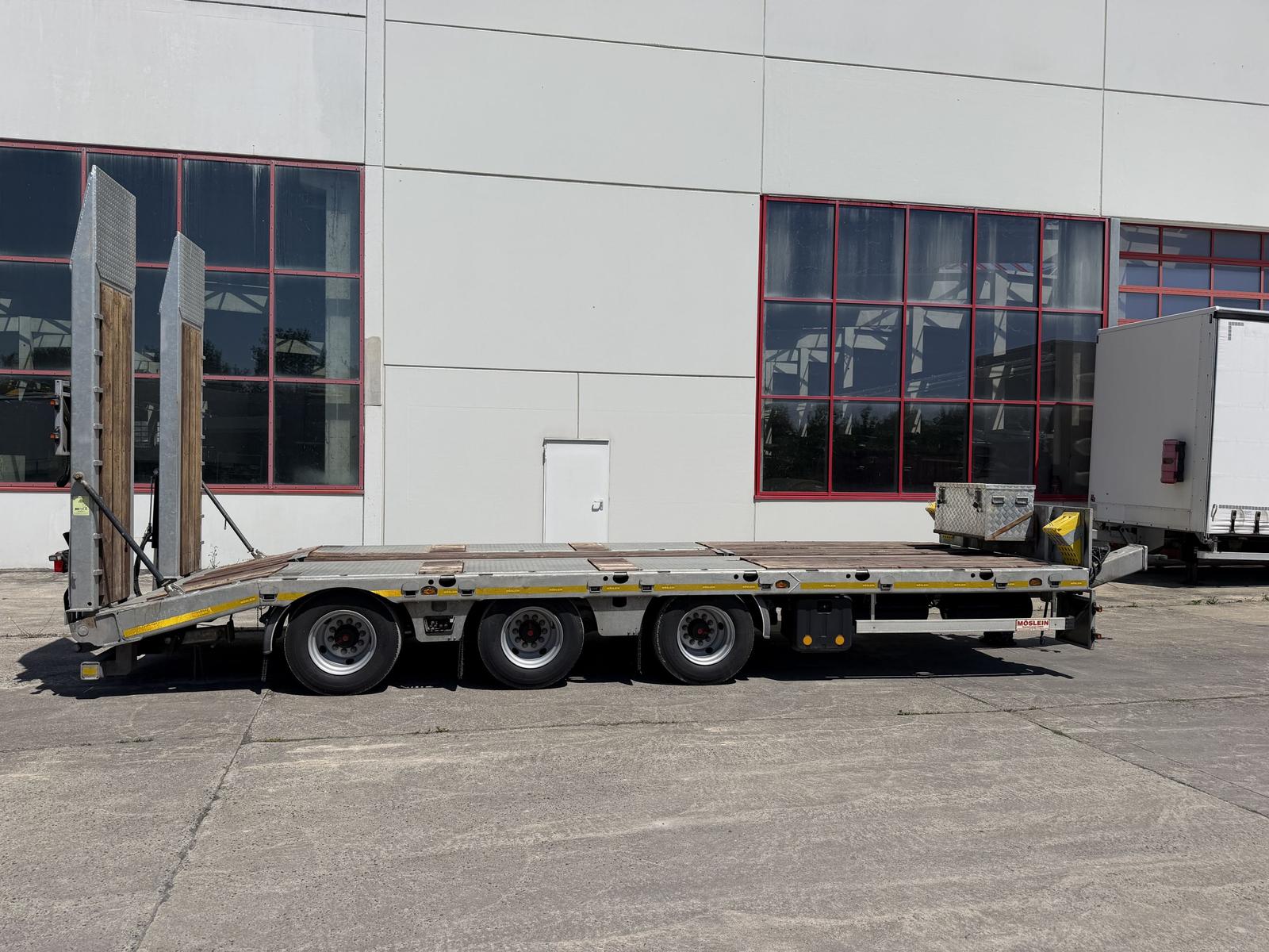 Möslein  31 t Tridemtieflader, neuwertig