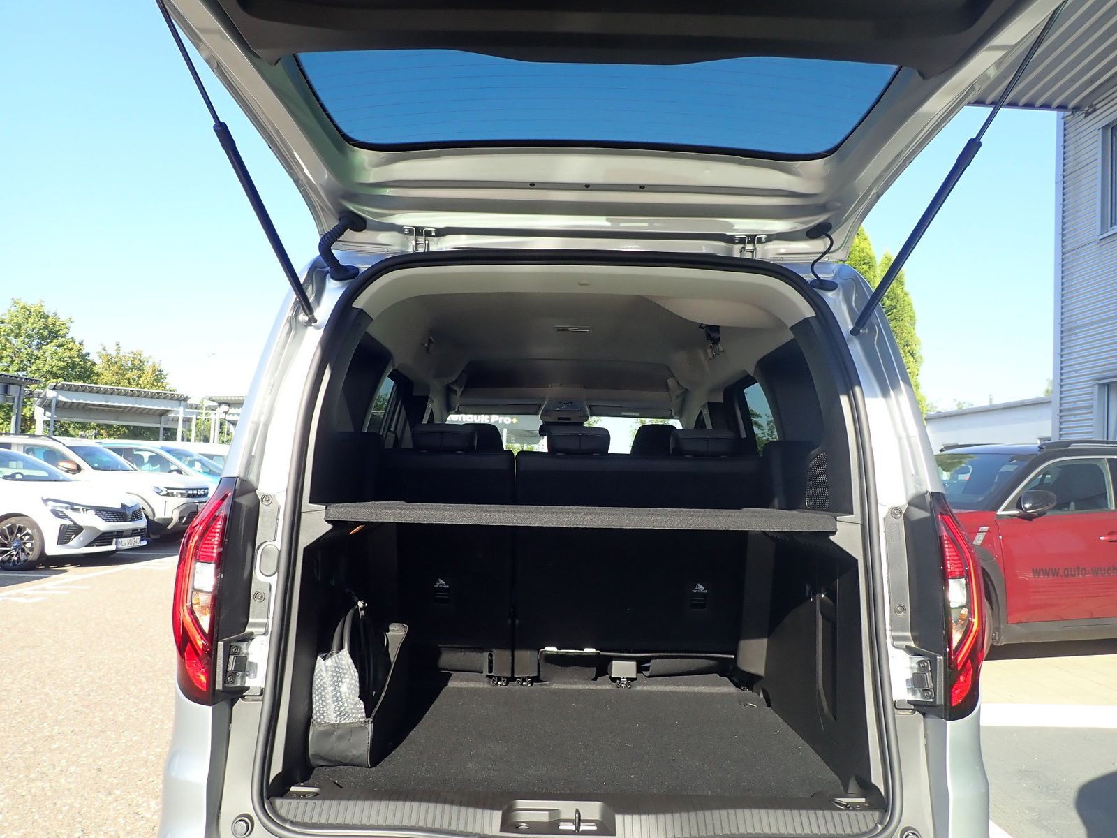 Fahrzeugabbildung Renault Kangoo E-TECH elektr. Techno Comfort Range AC22