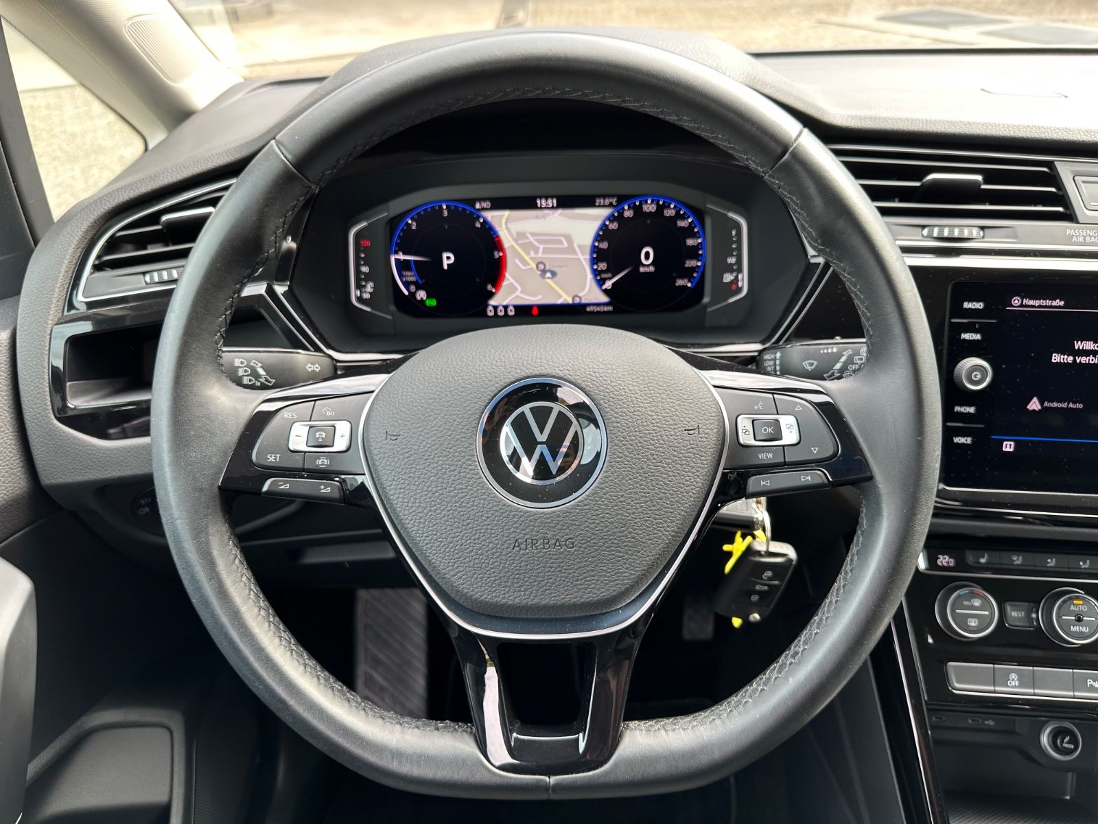 Fahrzeugabbildung Volkswagen Touran 2.0 TDI Highline DSG ACC/LED/Navi