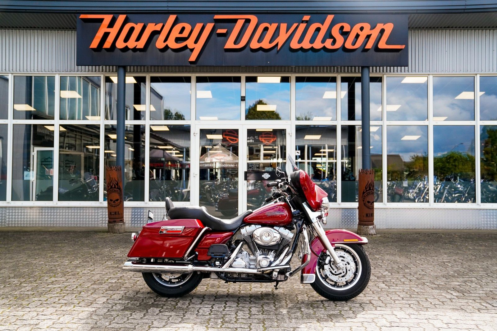 Fahrzeugabbildung Harley-Davidson FLHTP Electra Glide Twin Cam 96 - Sissybar -