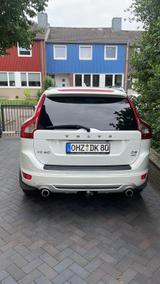 Volvo XC60 D5 AWD Momentum R Design  - gebrauchte Volvo XC60 aus dem Jahr 2013