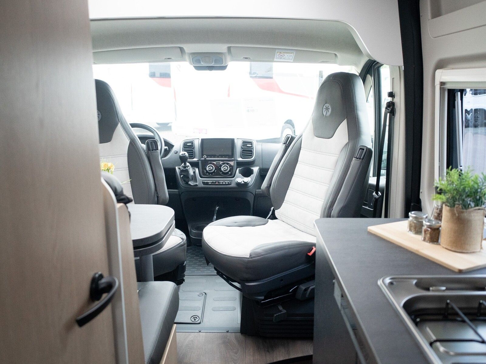 Fahrzeugabbildung Sunlight Adventure Cliff 540 inkl. Radio/Rückfahrkamera