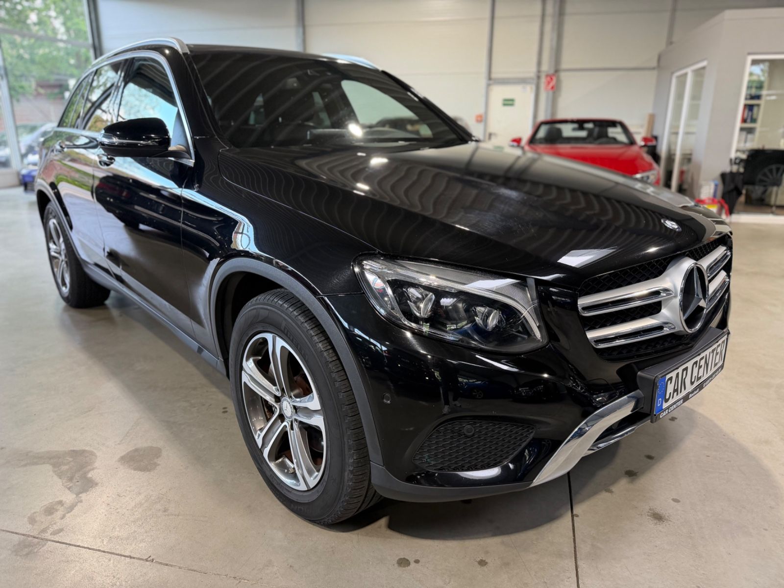 MERCEDES-BENZ GLC 250 4Matic Navi|LED|StHZ|Teilleder|PDC|Pano