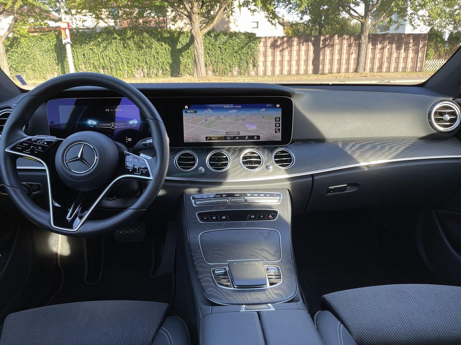 Mercedes-Benz E 220 d T*Avantgarde*MBUX*AHK*LED*Kamera*Totwink