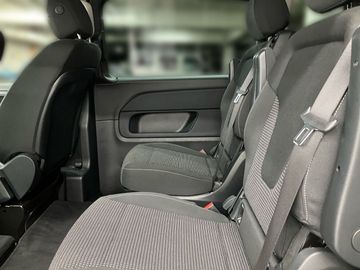 Mercedes V 220 - 12
